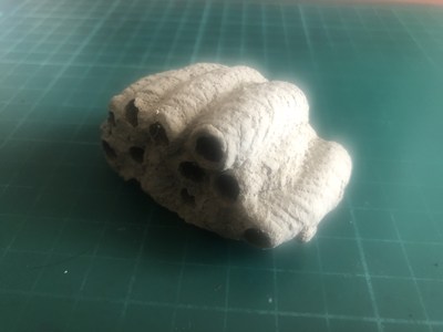 パイプが積み重なったイメージ